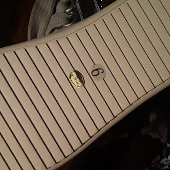 NWOT Women's Sz 9 Gold & Silver Lace Up Zipper Boot - Picture 7 of 10